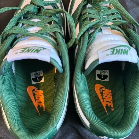 Green Dunks size 4 men’s/ 6 women’s - Picture 2 of 10
